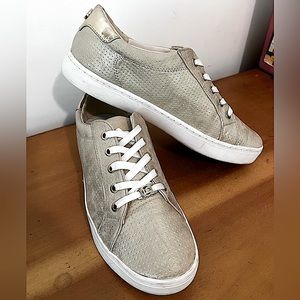 Liz Claiborne Warwick sneakers